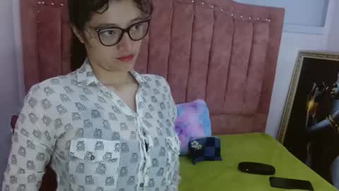 Snapshot of luna_azul_15 chatting on 01/16/25, 02:08 dalia online show from 01/16/25, 02:08