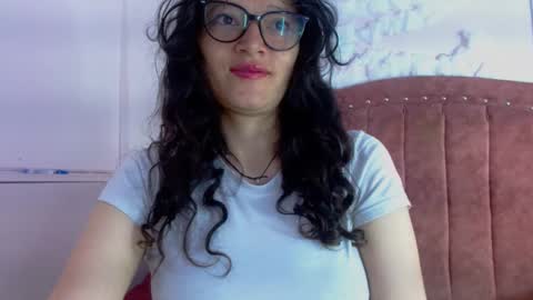 Snapshot of luna_azul_15 chatting on 01/21/25, 02:05 dalia online show from 01/21/25, 02:05