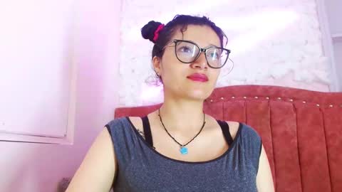 Snapshot of luna_azul_15 chatting on 02/05/25, 12:38 dalia online show from 02/05/25, 12:38