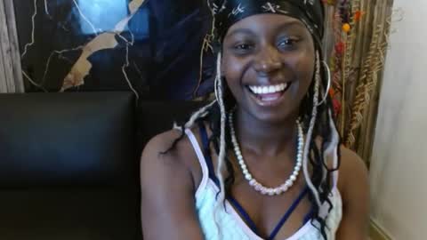 luna_bella882689 online show from 05/18/26, 07:20