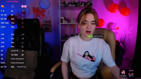 Snapshot of luna_berryy chatting on 02/15/25, 12:04 luna_berryy online show from 02/15/25, 12:04