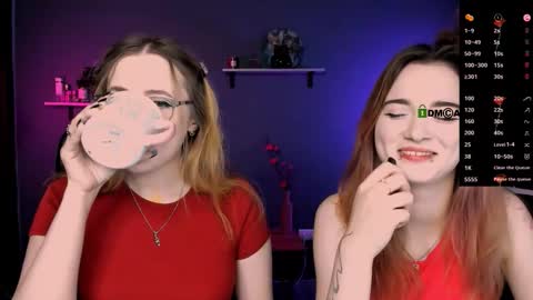 Snapshot of luna_berryy chatting on 10/15/25, 09:20 luna_berryy online show from 10/15/25, 09:20