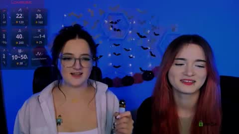 luna_berryy online show from 10/30/25, 07:58