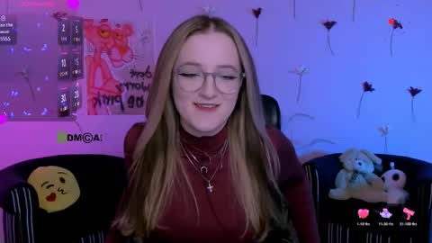 luna_berryy online show from 04/28/26, 07:41