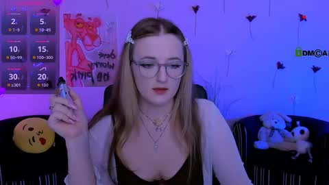 luna_berryy online show from 04/29/26, 08:04