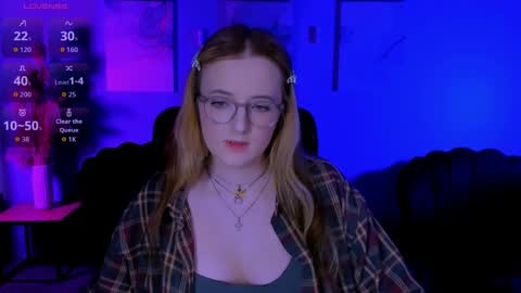 luna_berryy online show from 05/07/26, 08:14