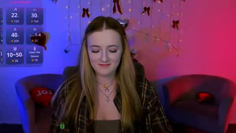luna_berryy online show from 05/12/26, 07:11