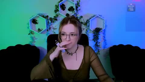 luna_berryy online show from 06/14/26, 06:54