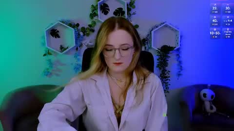 luna_berryy online show from 06/16/26, 07:16