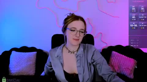 luna_berryy online show from 06/25/26, 05:12