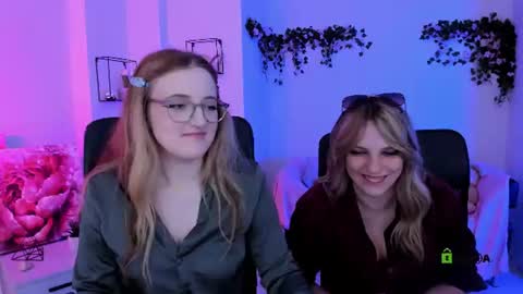 luna_berryy online show from 06/25/26, 07:07