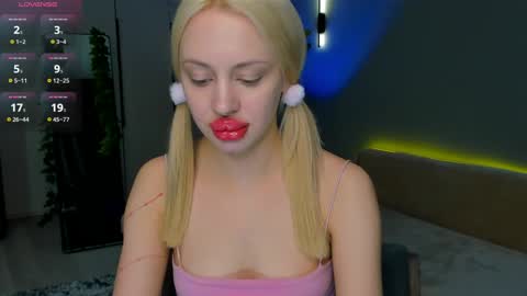 Snapshot of luna_beverly chatting on 03/18/26, 08:23 luna_beverly online show from 03/18/26, 08:23