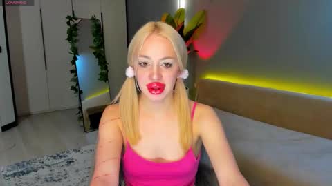 Snapshot of luna_beverly chatting on 03/21/26, 09:29 luna_beverly online show from 03/21/26, 09:29