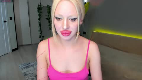 Snapshot of luna_beverly chatting on 04/14/26, 08:37 luna_beverly online show from 04/14/26, 08:37