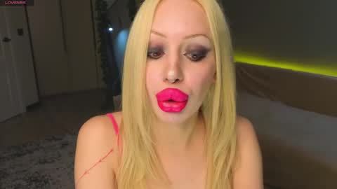 Snapshot of luna_beverly chatting on 05/01/26, 08:24 luna_beverly online show from 05/01/26, 08:24