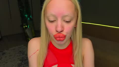 Snapshot of luna_beverly chatting on 05/21/26, 08:49 luna_beverly online show from 05/21/26, 08:49