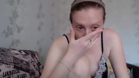 Snapshot of luna_bliiss chatting on 06/13/26, 10:35 Eva online show from 06/13/26, 10:35