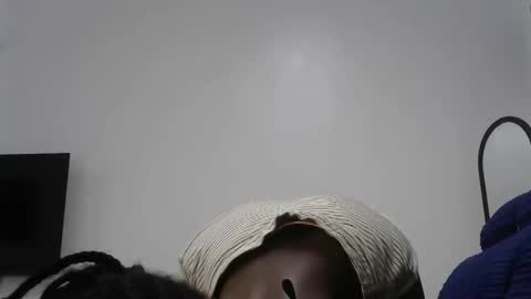 Snapshot of luna_blues chatting on 05/10/26, 12:05 luna_blues online show from 05/10/26, 12:05