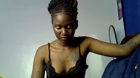 Snapshot of luna_blues chatting on 05/11/26, 02:23 luna_blues online show from 05/11/26, 02:23