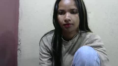 Snapshot of luna_cherry0 chatting on 05/06/26, 04:08 Laura online show from 05/06/26, 04:08