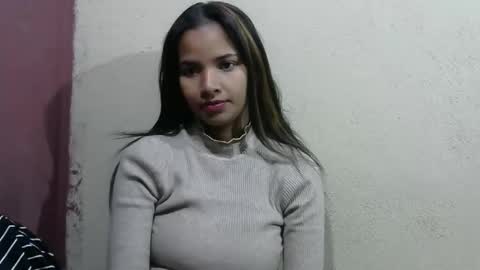 Snapshot of luna_cherry0 chatting on 05/13/26, 04:21 Laura online show from 05/13/26, 04:21