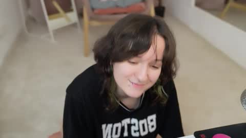 Snapshot of luna_cosmic chatting on 12/29/24, 12:41 Luna online show from 12/29/24, 12:41
