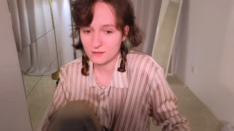 Snapshot of luna_cosmic chatting on 01/06/25, 02:58 Luna online show from 01/06/25, 02:58