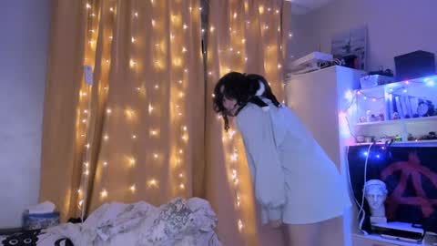 Snapshot of luna_cosmic chatting on 01/11/25, 11:46 Luna online show from 01/11/25, 11:46