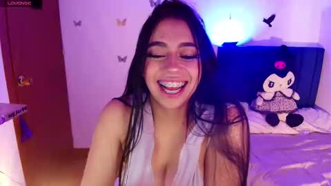 luna_cute14 online show from 11/22/25, 05:01