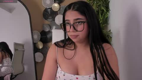luna_cute14 online show from 04/23/26, 04:42