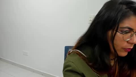 Snapshot of luna_dumont chatting on 01/11/25, 11:12 luna online show from 01/11/25, 11:12
