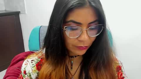Snapshot of luna_dumont chatting on 01/17/25, 02:50 luna online show from 01/17/25, 02:50