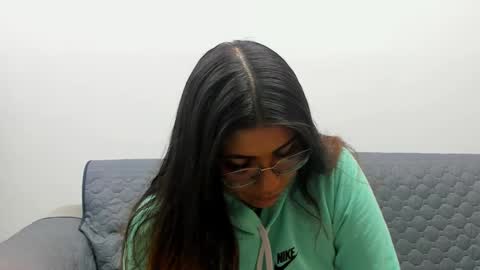 Snapshot of luna_dumont chatting on 01/19/25, 11:23 luna online show from 01/19/25, 11:23