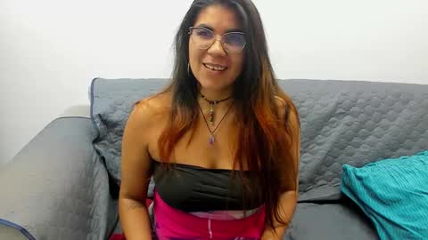 Snapshot of luna_dumont chatting on 01/20/25, 01:07 luna online show from 01/20/25, 01:07