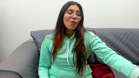 Snapshot of luna_dumont chatting on 01/20/25, 11:13 luna online show from 01/20/25, 11:13