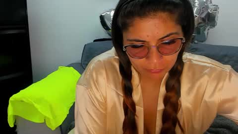 Snapshot of luna_dumont chatting on 01/26/25, 09:18 luna online show from 01/26/25, 09:18