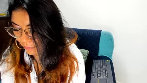 Snapshot of luna_dumont chatting on 02/20/25, 05:40 luna online show from 02/20/25, 05:40
