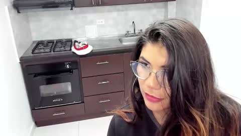 Snapshot of luna_dumont chatting on 03/11/25, 11:12 luna online show from 03/11/25, 11:12