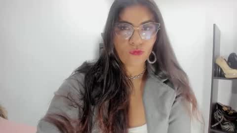 luna  online show from 09/29/25, 11:15