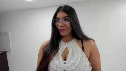 luna  online show from 10/03/25, 11:29