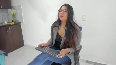 luna  online show from 01/09/26, 11:24