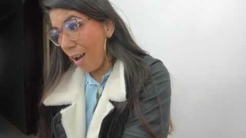 luna  online show from 06/12/26, 11:31