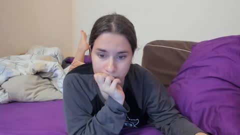 luna_elif online show from 11/08/25, 11:43