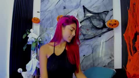 Snapshot of luna_ember chatting on 10/17/25, 11:57 luna_ember online show from 10/17/25, 11:57