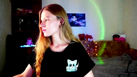 luna_evan online show from 10/06/25, 10:12