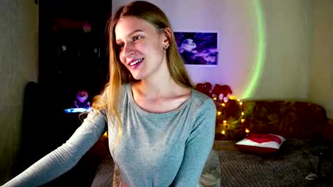 luna_evan online show from 11/04/25, 10:14