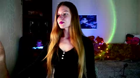 luna_evan online show from 11/26/25, 09:32