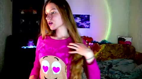 Snapshot of luna_evan chatting on 12/23/25, 07:28 luna_evan online show from 12/23/25, 07:28