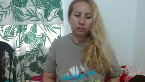 lunafantastic online show from 12/24/24, 12:33
