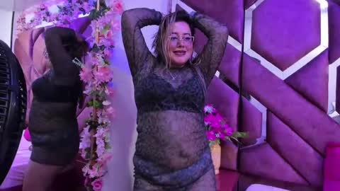 Snapshot of luna_flores_ chatting on 09/09/25, 05:23 luna_flores_ online show from 09/09/25, 05:23